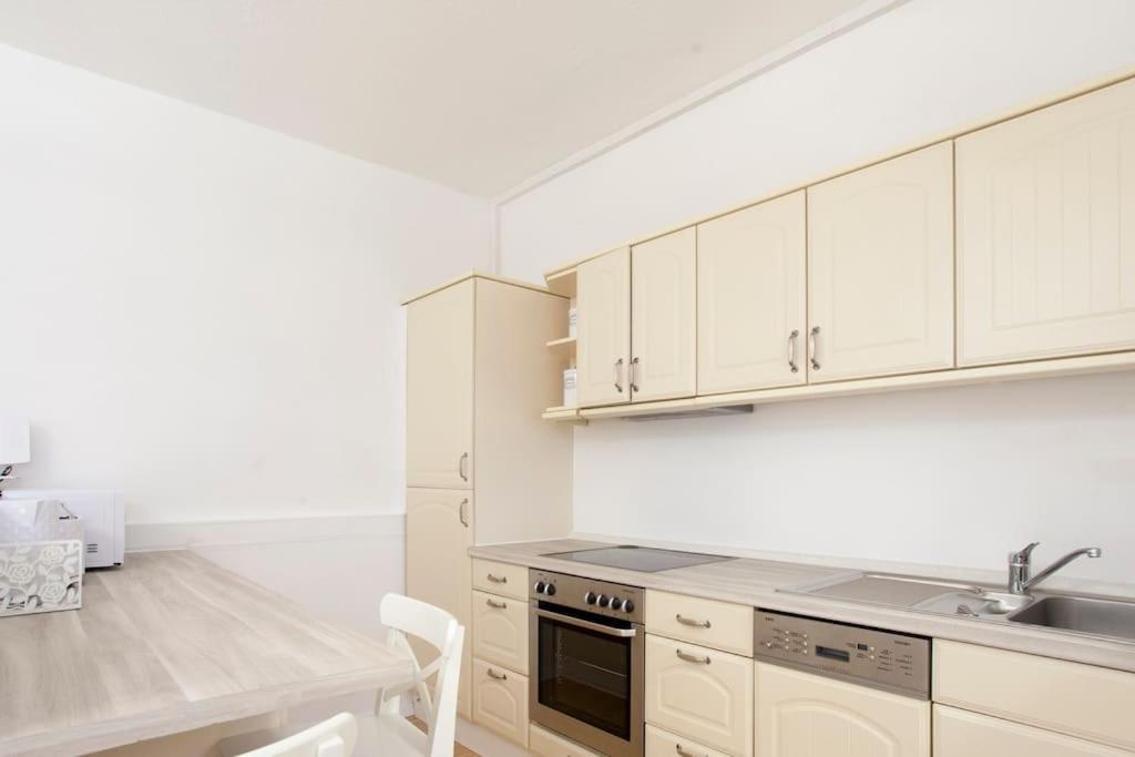 Exclusive 2-Room Souterrain Apartment 뉘른베르크 외부 사진